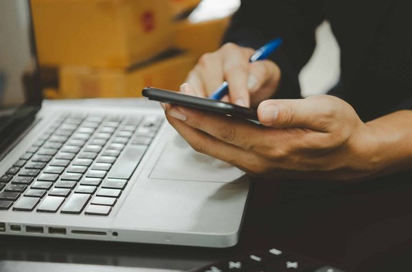 Quelles stratégies de marketing mobile sont efficaces pour les services de livraison de repas ?